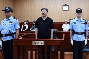 需服刑9年，罗比尼奥被捕后参加听证会